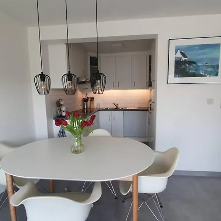 Gezellig Met Tuin En Vlakbij Zee Oostduinkerke